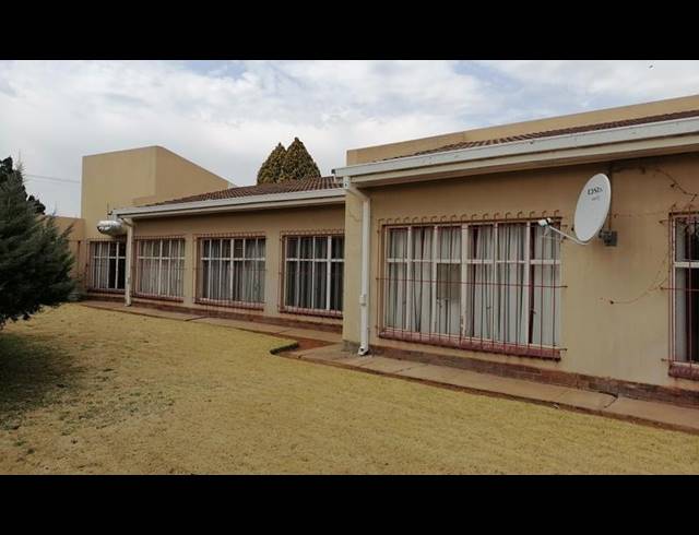 3 BEDROOM HOUSE FOR SALE IN WOLMARANSSTAD
